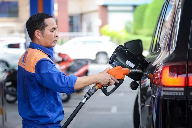 Giá xăng dầu hôm nay 17/07/2026: cập nhật bảng giá mới nhất